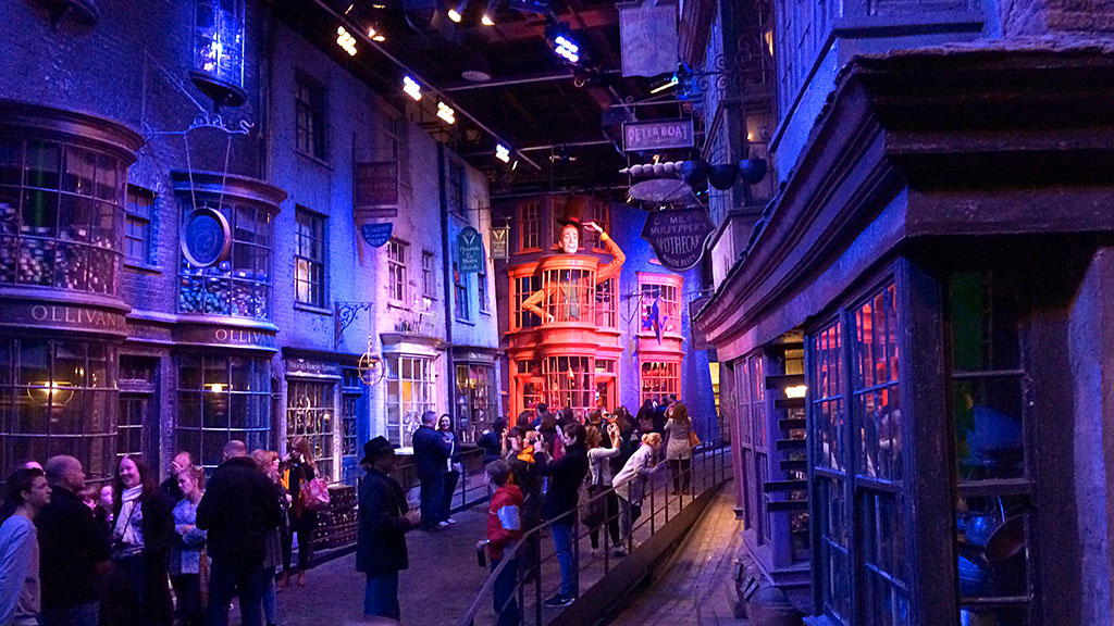 Косой переулок в музее Гарри Поттера в Лондоне