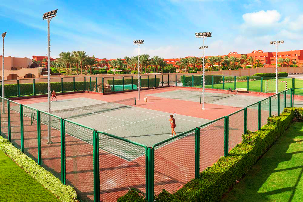 Теннисный корт в отеле Rixos Шарм-эль-Шейх