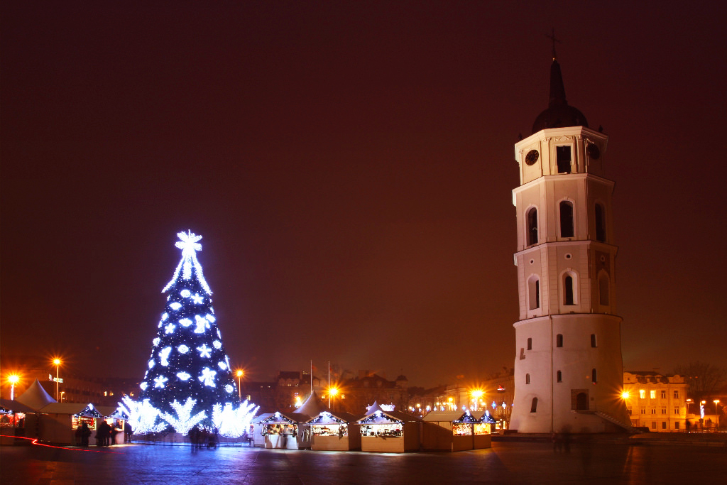 Рождественский городок на Кафедральной площади