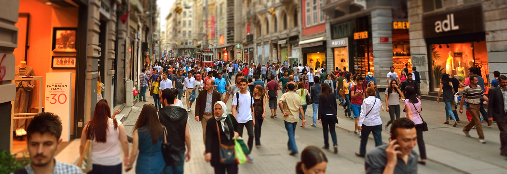 Истикляль - главная торговая улица Стамбула