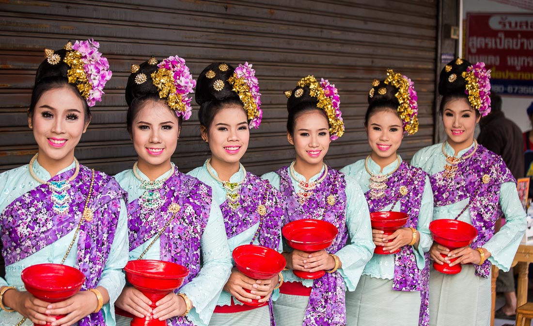 Как одеваются на парад цветов в Чиангмае, Таиланд