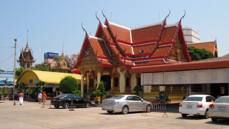 Храм Wat Ampharam в Хуа Хине
