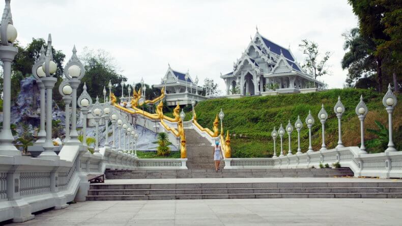 Храм Wat Kaew Korawaram в Краби Тауне