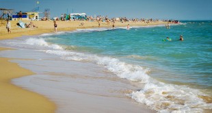 В Анапе туристам запретили купаться в море